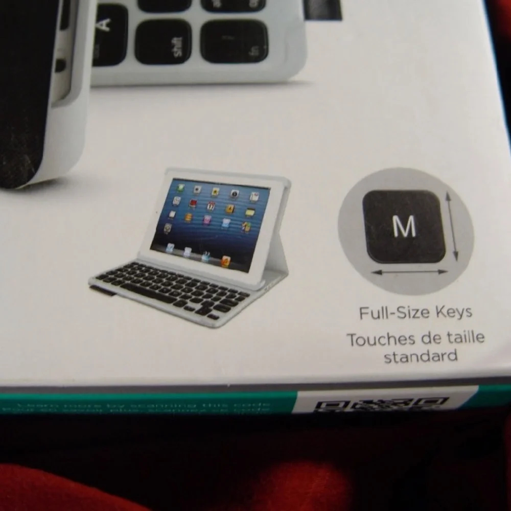 Logitech keyboard folio 920-005460 with bluetooth New Open Box